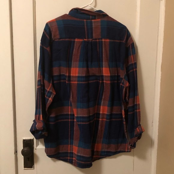 ❌SOLD❌ Men’s Plaid Button Up - Picture 2 of 3